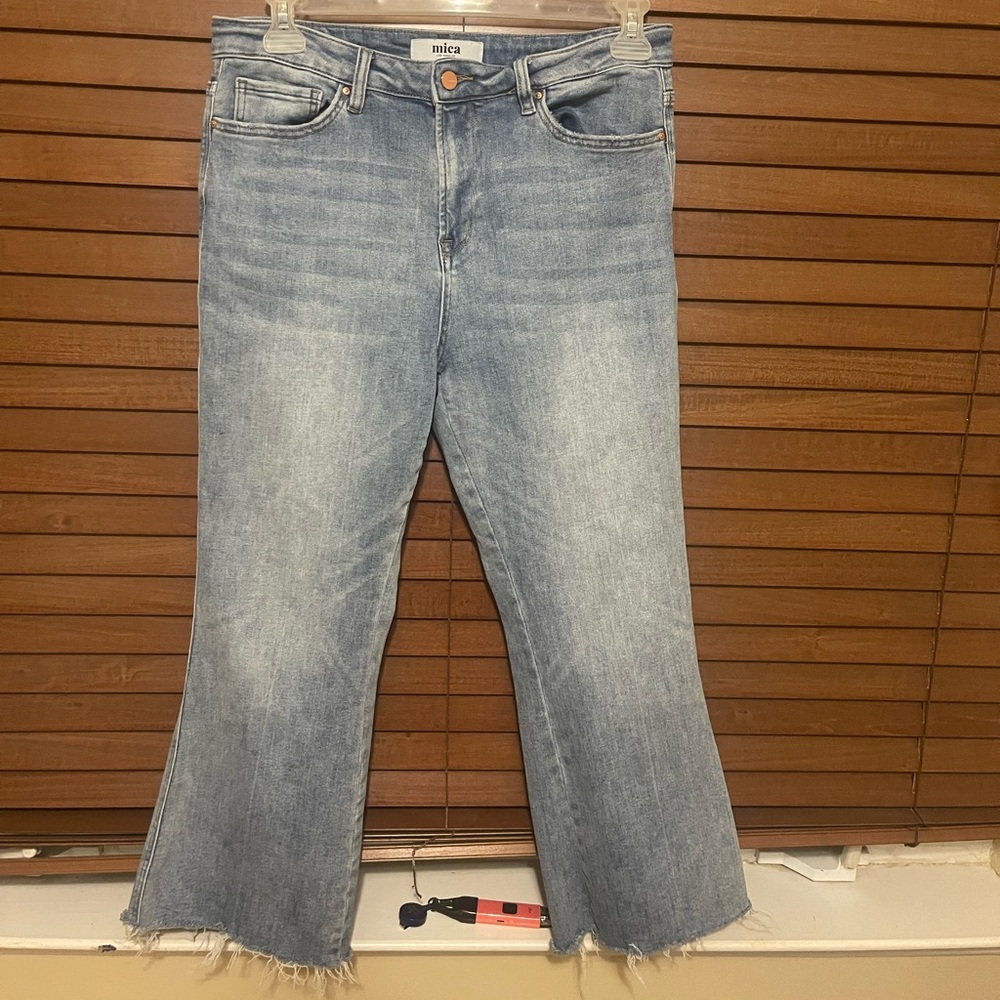 Mica Light Blue Cropped Jeans. High Rise Cropped flare